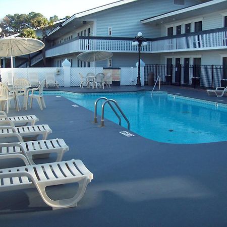 Days Inn By Wyndham Savannah Airport Экстерьер фото