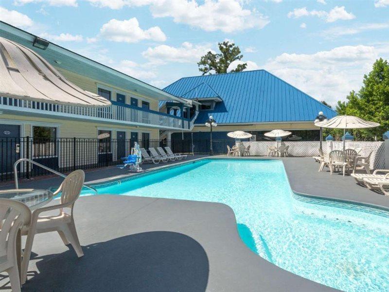 Days Inn By Wyndham Savannah Airport Экстерьер фото