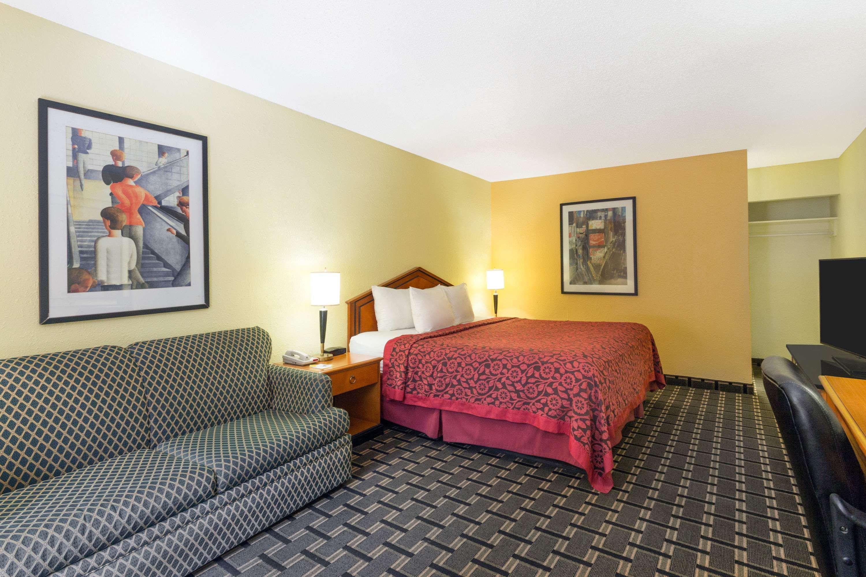 Days Inn By Wyndham Savannah Airport Экстерьер фото