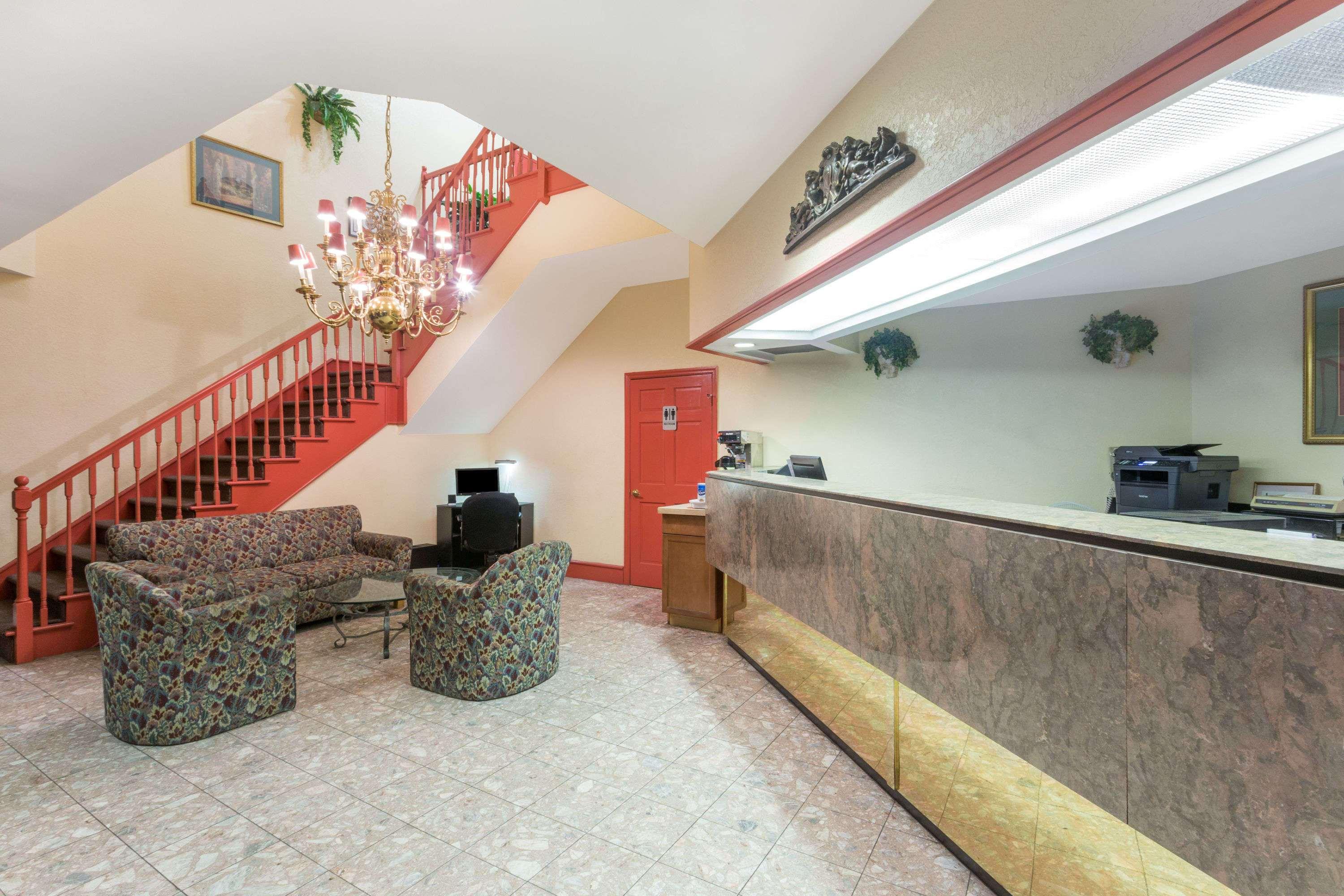 Days Inn By Wyndham Savannah Airport Экстерьер фото